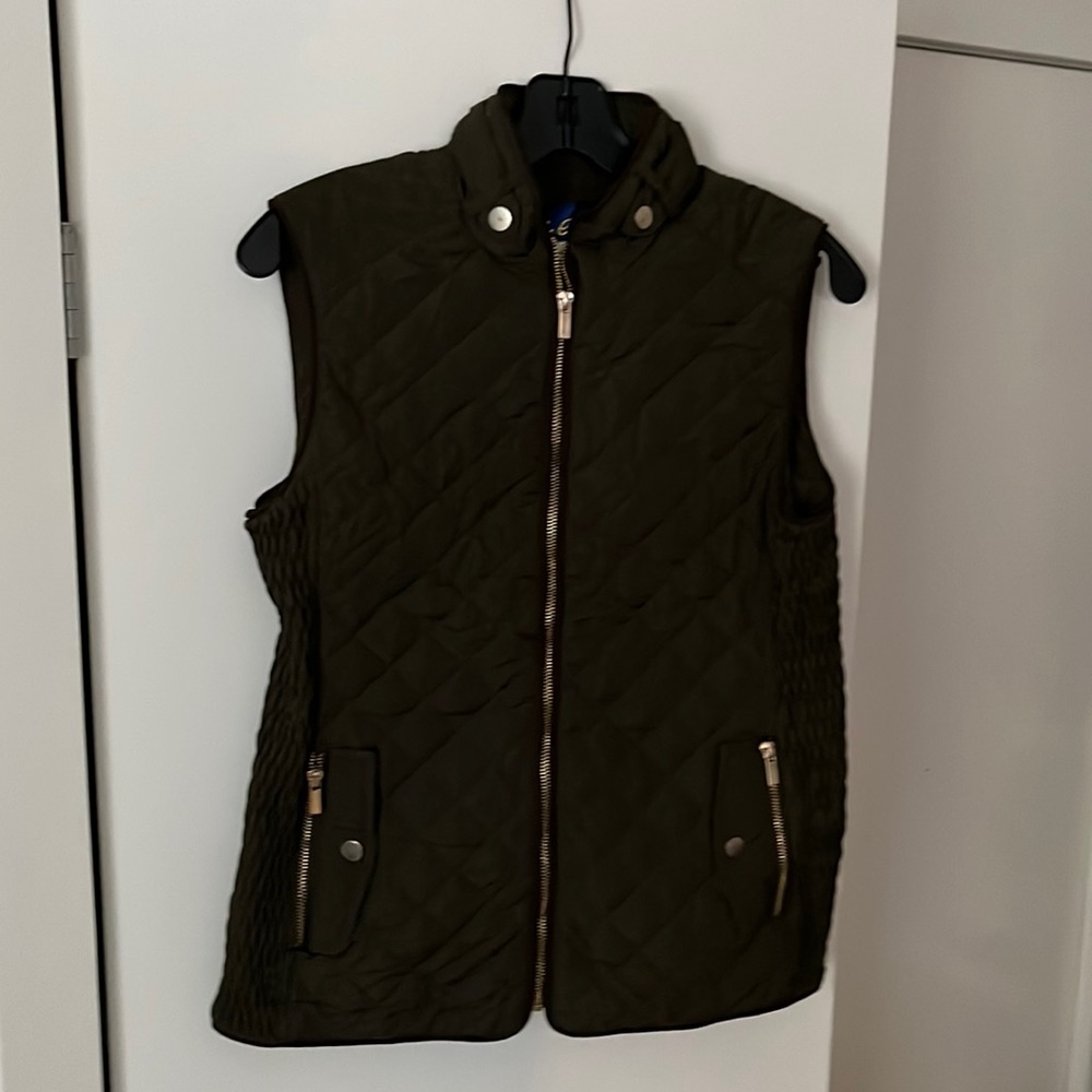 NWT Francesca’s Fitted Quilted Olive Vest
